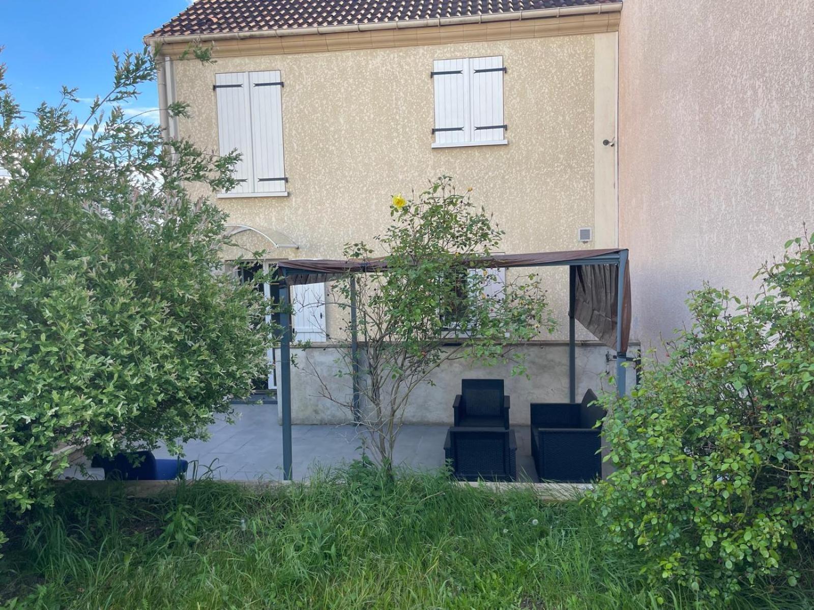 Maison De Caractere A Ballainvilliers Exterior foto